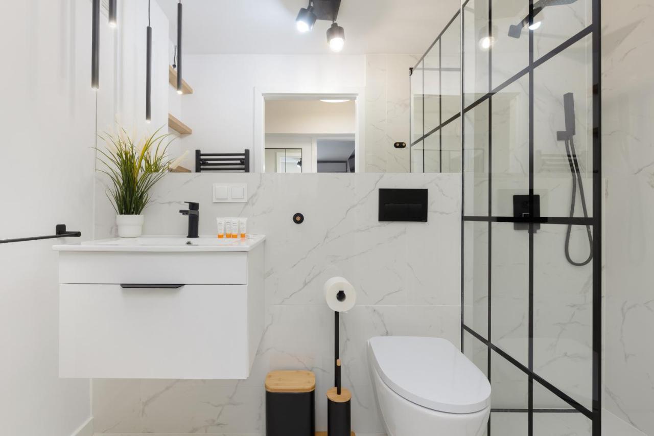 Stylish Heart Of By Renters Warszawa